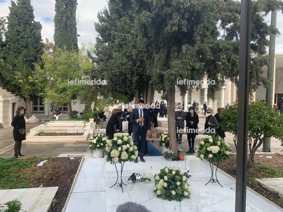 Στο μνημόσυνο της Φώφης Γεννηματά ο Σπύρος Καρανικόλας