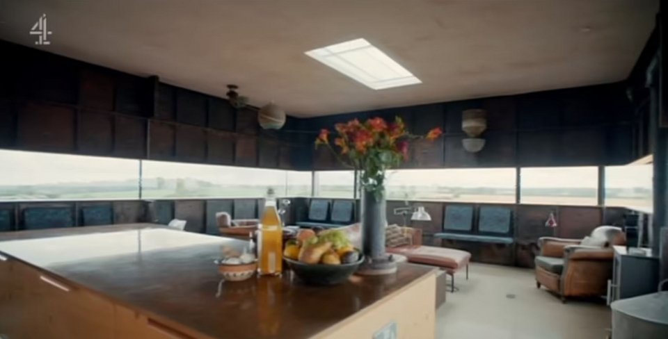 Η κουζίνα και το καθιστικό του σπιτιού