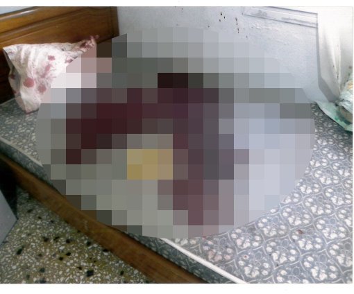 Γεμάτο αίματα το στρώματα και ο τοίχος