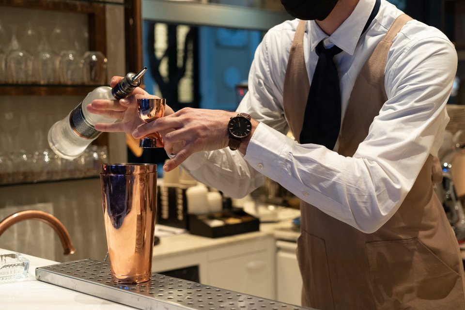 Ο head bartender θα σας κάνει εξαιρετικές προτάσεις/Φωτογραφία Παναγιώτης Μάλλιαρης