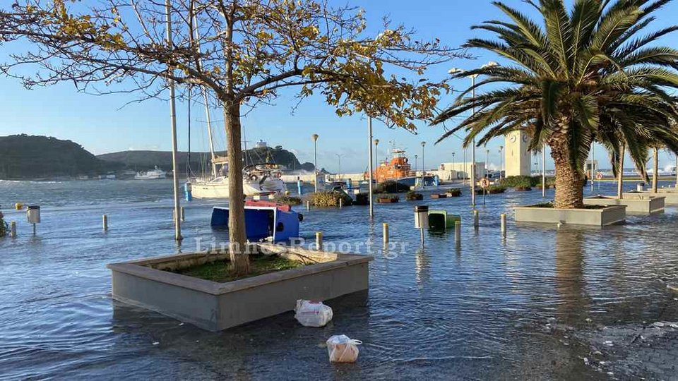 Λήμνος, πλημμύρισε το λιμάνι