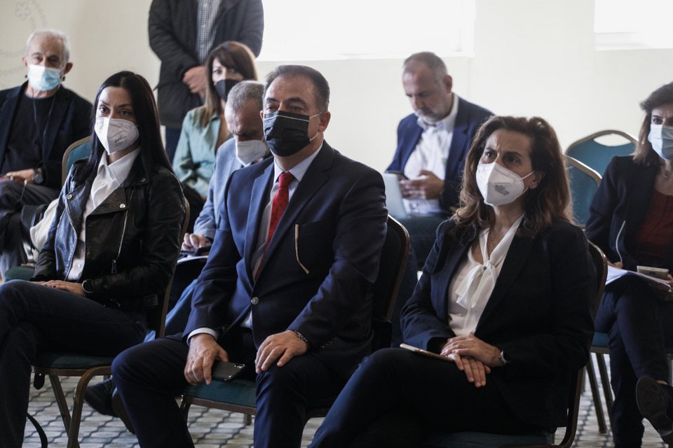 Οι βουλευτές του ΚΙΝΑΛ Νάντια Γιαννακοπούλου, Δημήτρης Κωνσταντόπουλος και Χαρά Κεφαλίδου
