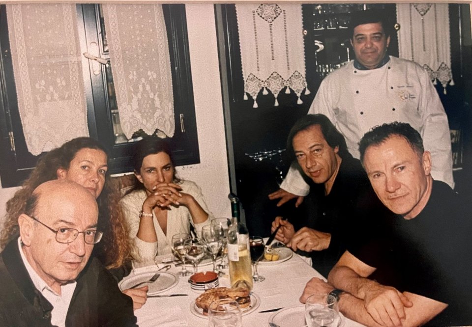 Ο θόδωρος Αγγελόπουλος με τον Χάρβει Καϊτέλ στα Νησιά