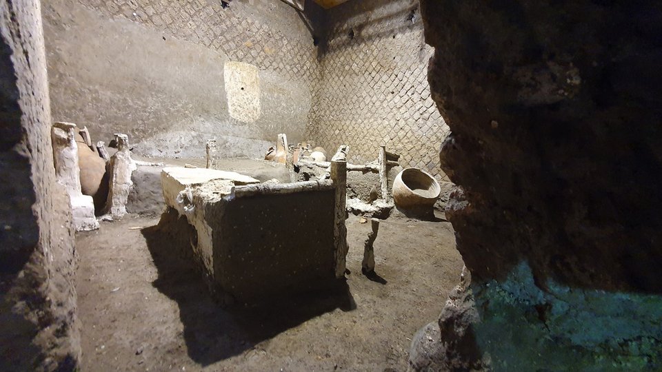 Στο δωμάτιο υπήρχαν τρία κρεβάτια