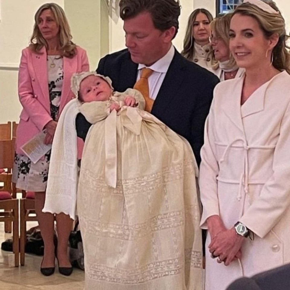 Η πριγκίπισσα Τέσι με τον δεύτερο σύζυγό της Φρανκ στη βάφτιση του γιου της
