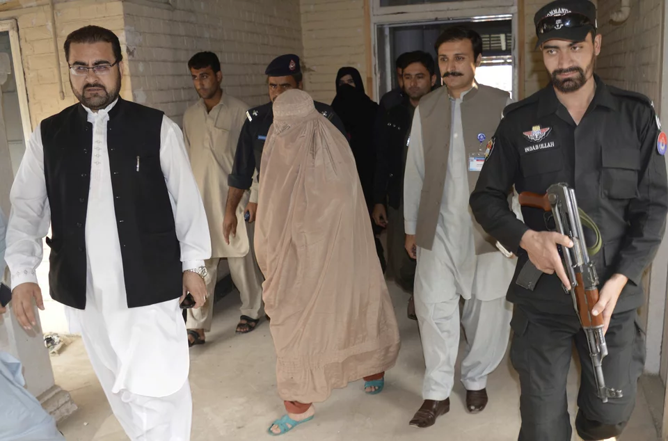 Η Γκουλά συλλαμβάνεται από τις πακιστανικές αρχές για πλαστά έγγραφα 