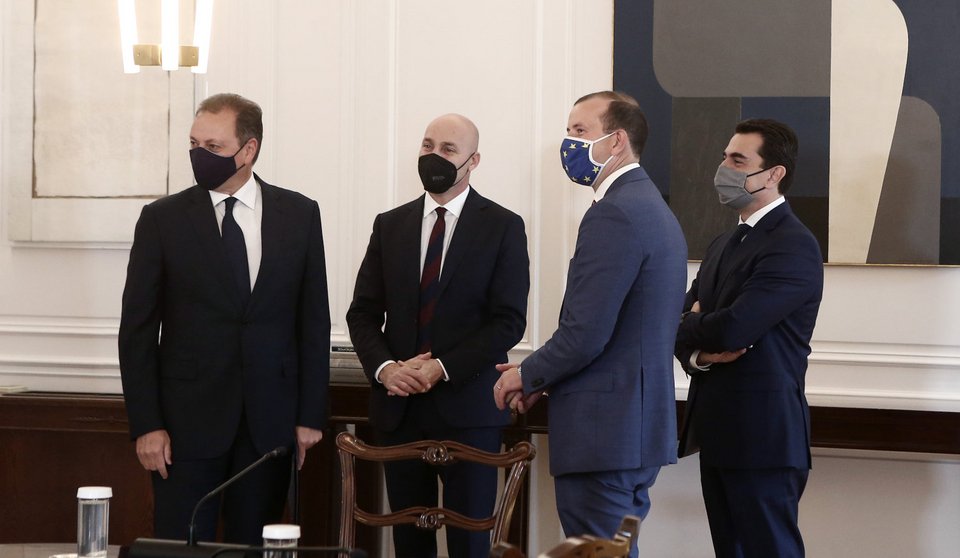 Οι κ.κ. Λιβανός, Σκρέκας, Αμυράς στη συνάντηση με τον κ. Σινκεβίτσιους / Φωτογραφία: Intimenews-ΤΖΑΜΑΡΟΣ ΠΑΝΑΓΙΩΤΗΣ