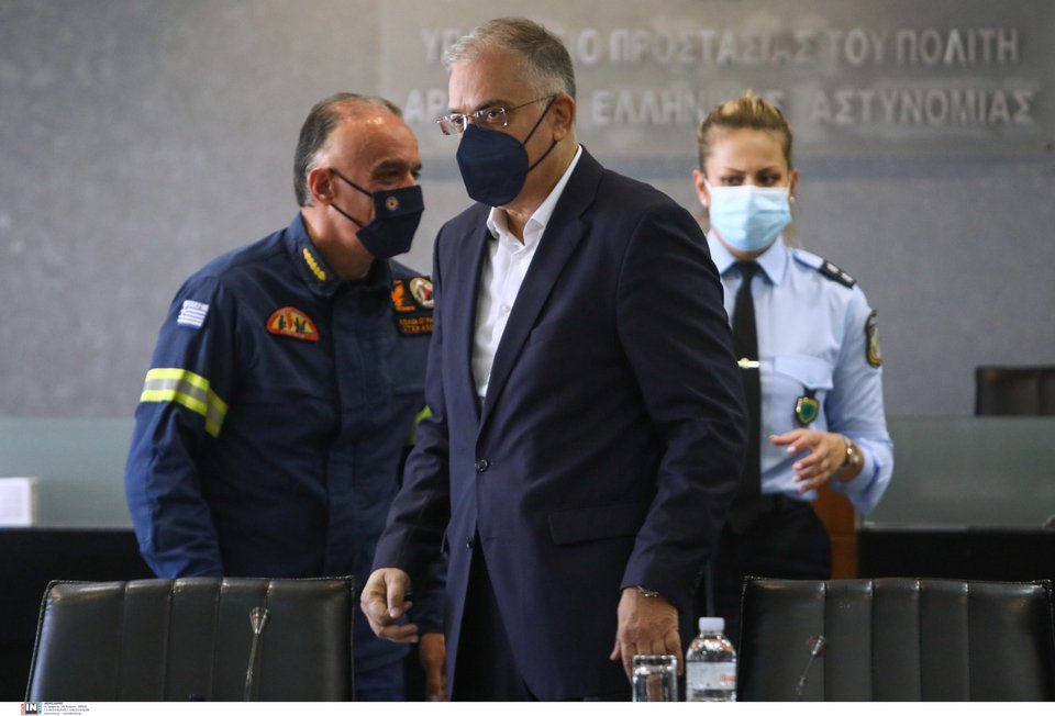 Η σύσκεψη υπό τον Τάκη Θεοδωρικάκο / Φωτογραφία: Intimenews