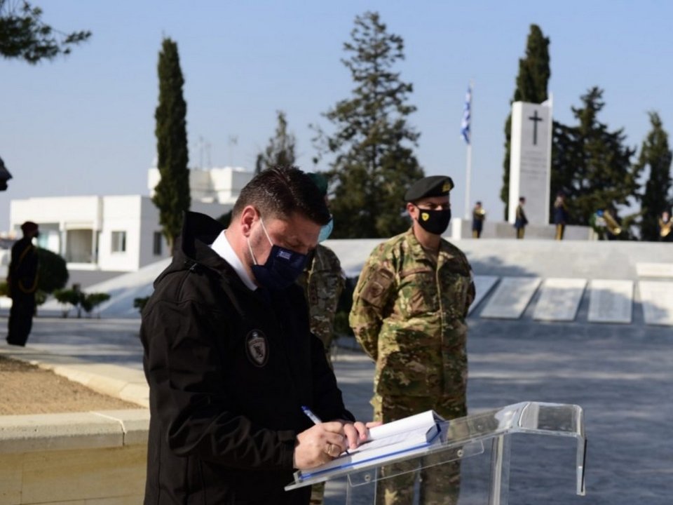 νικος χαρδαλιας