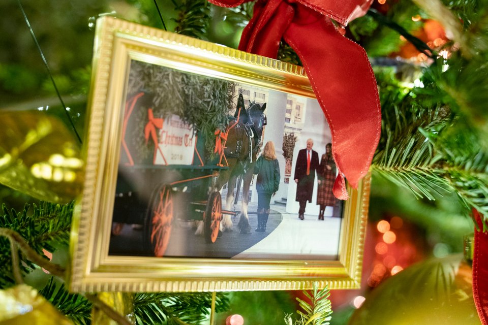 Χριστουγεννιάτικος στολισμός στον Λευκό Οίκο/ Φωτογραφία: AP IMAGES