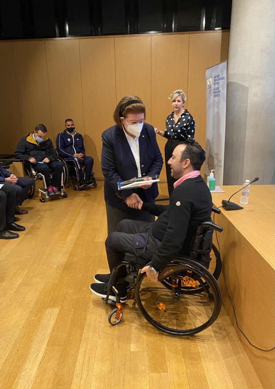 Λίνα Μενδώνη, Γιώργος Καπελλάκης
