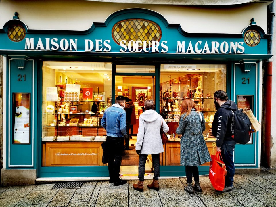 Η Νανσί φημίζεται για τα υπέροχα μακαρόν της.