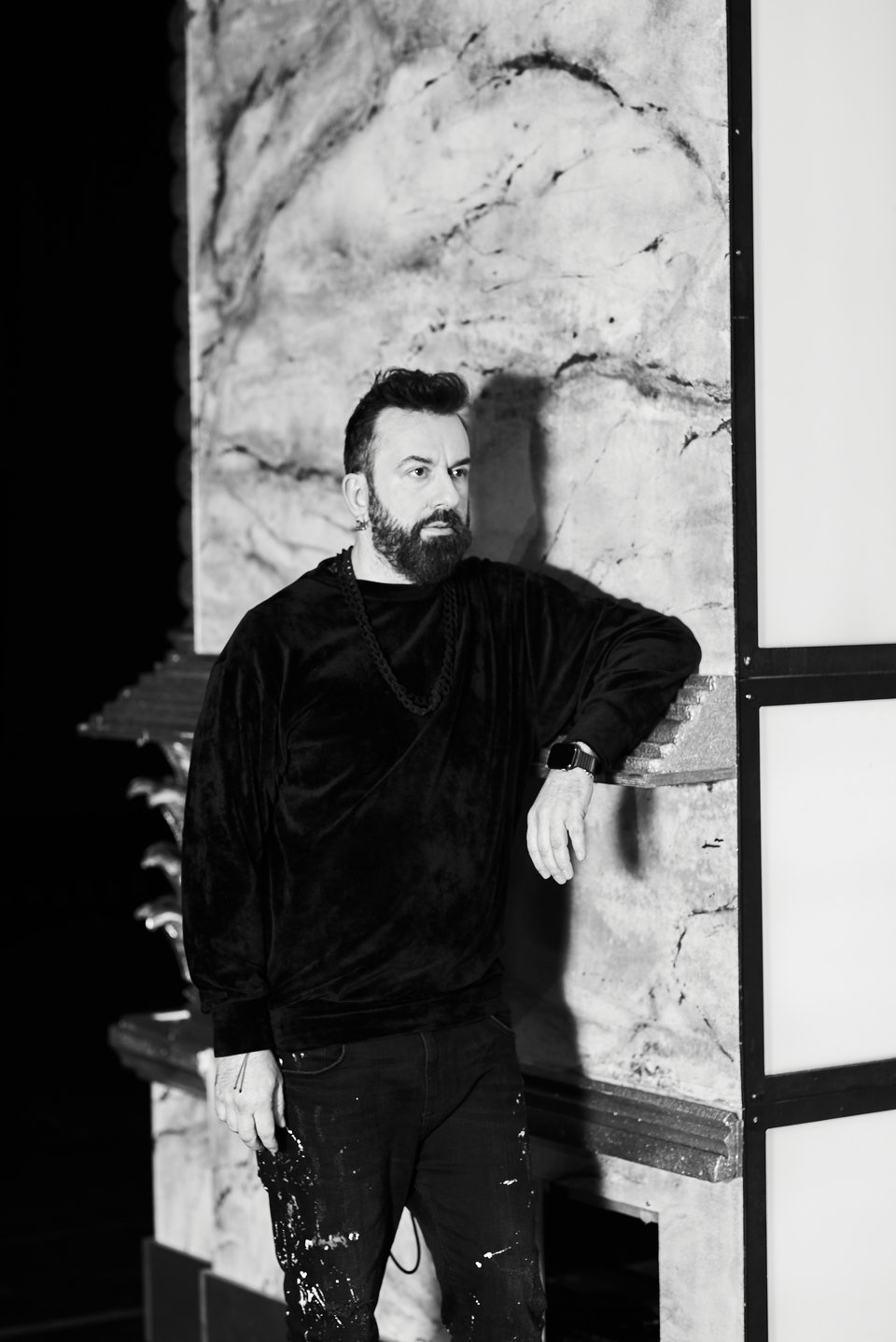 Ο Κωνσταντίνος Ρήγος σκηνοθτεί ακόμα και το στυλ του, πάντα ενημερωμένος για όλες τις τελευταίες τάσεις της μόδας - Φωτογραφία: Αναστασία Ευθυμιάδου/iefimerida.gr