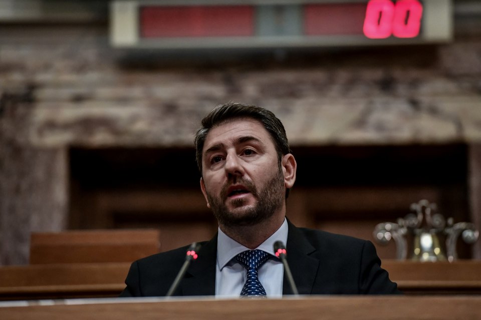 Ο Νίκος Ανδρουλάκης μιλά στην ΚΟ -Φωτογραφία: ΤΑΤΙΑΝΑ ΜΠΟΛΑΡΗ / EUROKINISSI