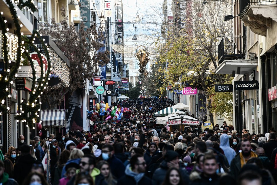 κόσμος εμπορικά καταστήματα Ερμού Κυριακή 19/12