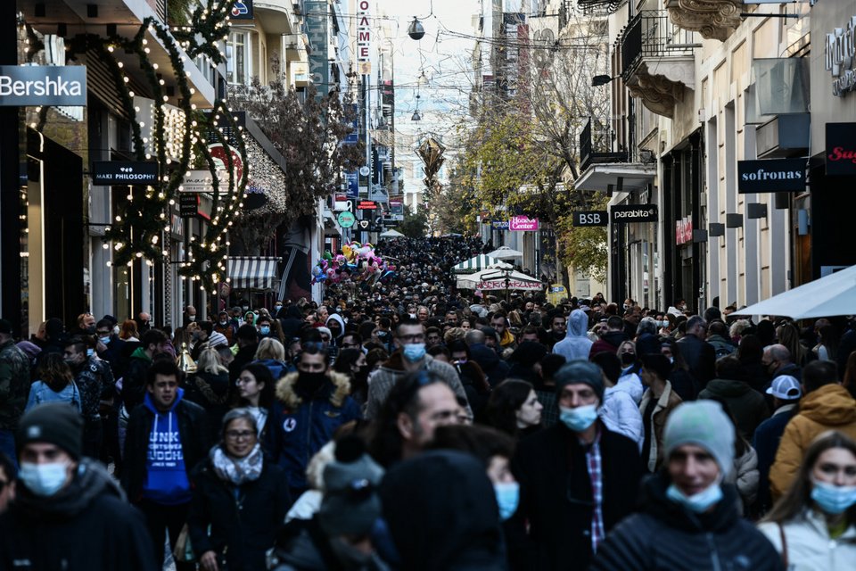 κόσμος εμπορικά καταστήματα Ερμού Κυριακή 19/12