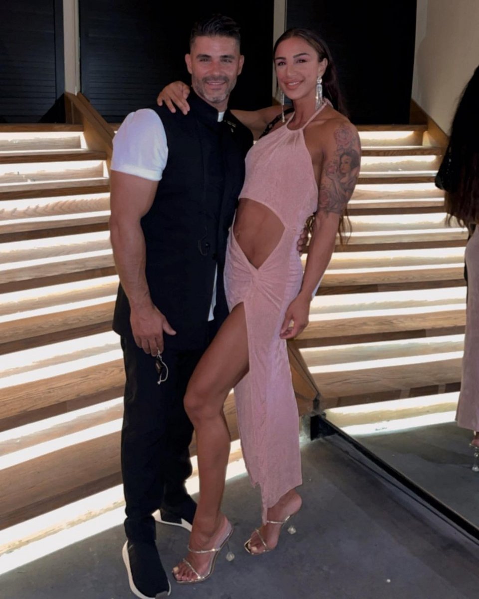 Η παίκτρια του Survivor 5, Αθηνά Ευμορφιάδη με τον σύντροφό της