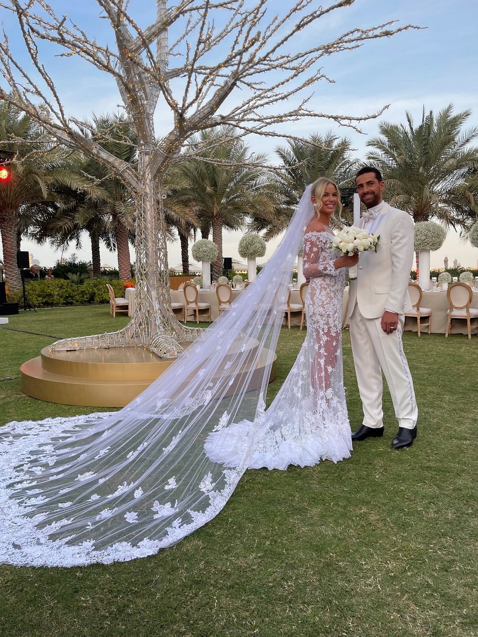 Caroline Stanbury νυφικό Σήλια Κριθαριώτη