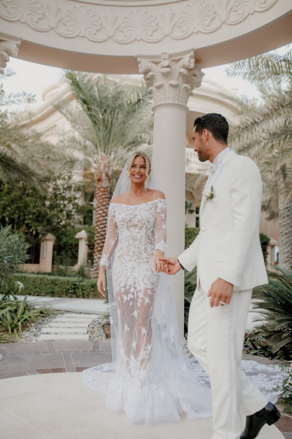 Caroline Stanbury νυφικό Σήλια Κριθαριώτη