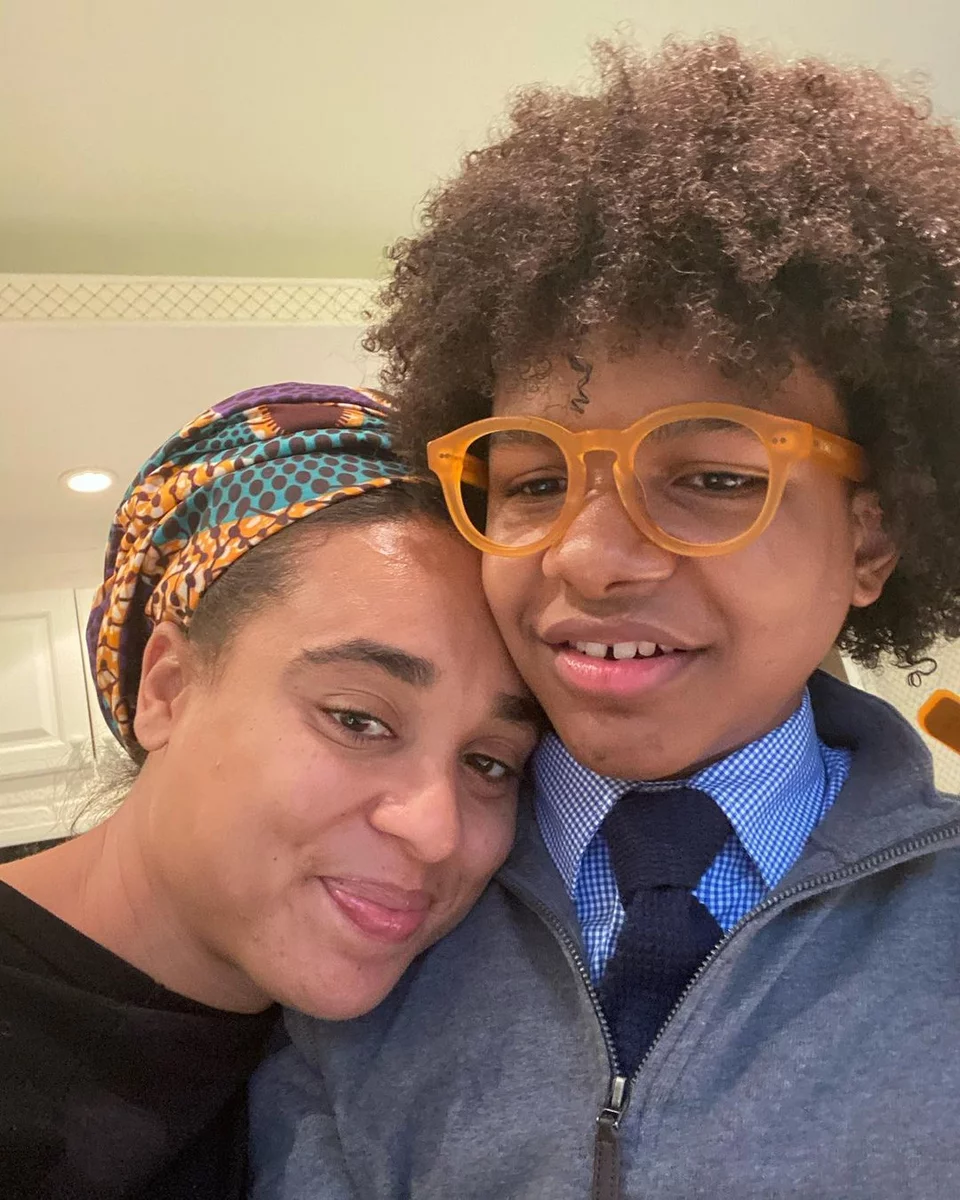 Ο νεαρός Κόρι με τη μητέρα του