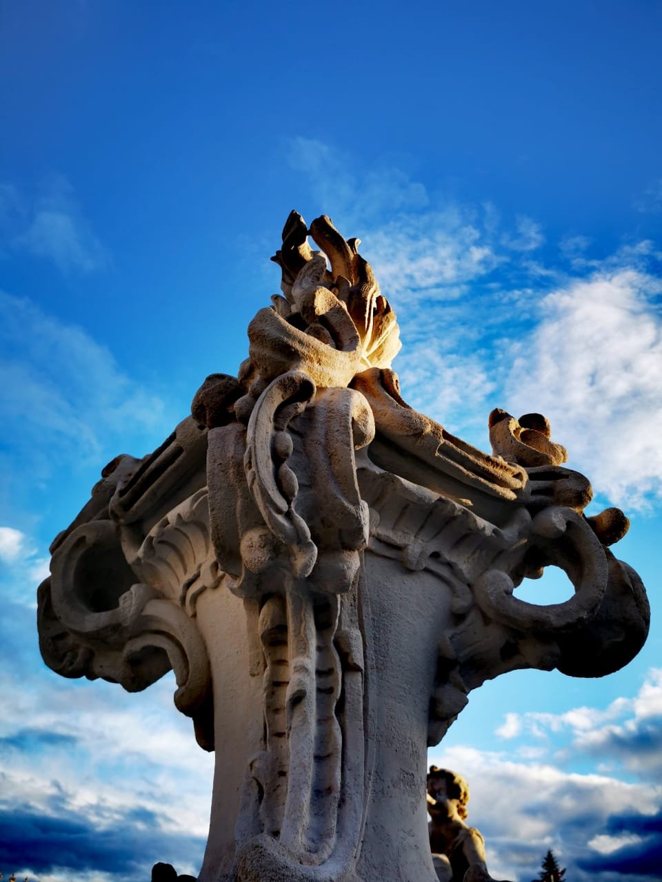 Λεπτομέρεια από τα γλυπτά που στολίζουν την πλατεία Στανισλάς. 