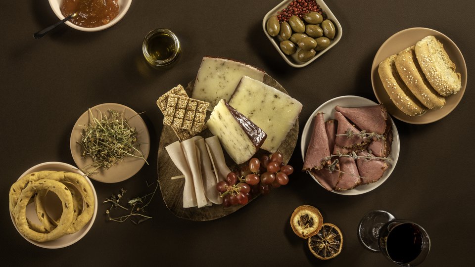 Troufa local deli