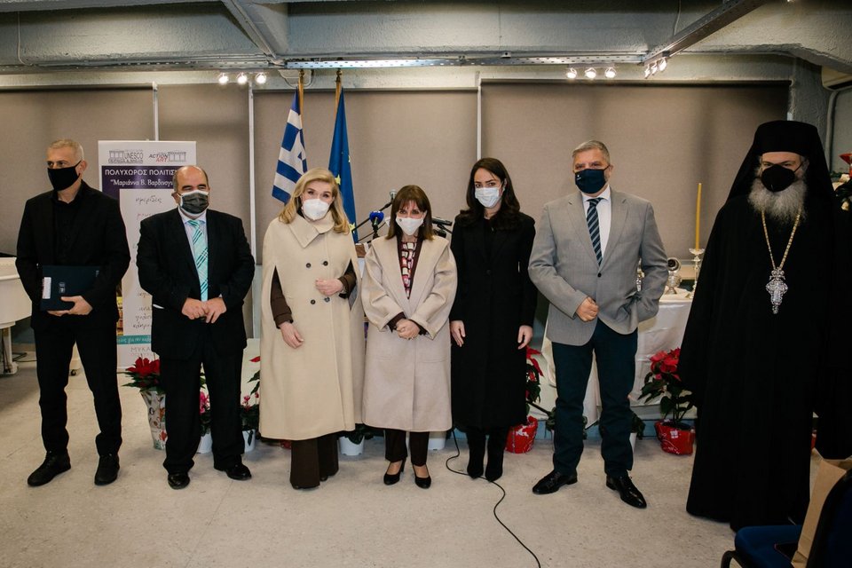 Γιάννης Μώραλης, Ιωάννης Μαρωνίτης, Μαριάννα Β. Βαρδινογιάννη, Κατερίνα Σακελλαροπούλου, Δόμνα Μιχαηλίδου, Γιώργος Πατούλης, εκπρόσωπος Μητροπολίτη Πειραιώς Σεραφείμ