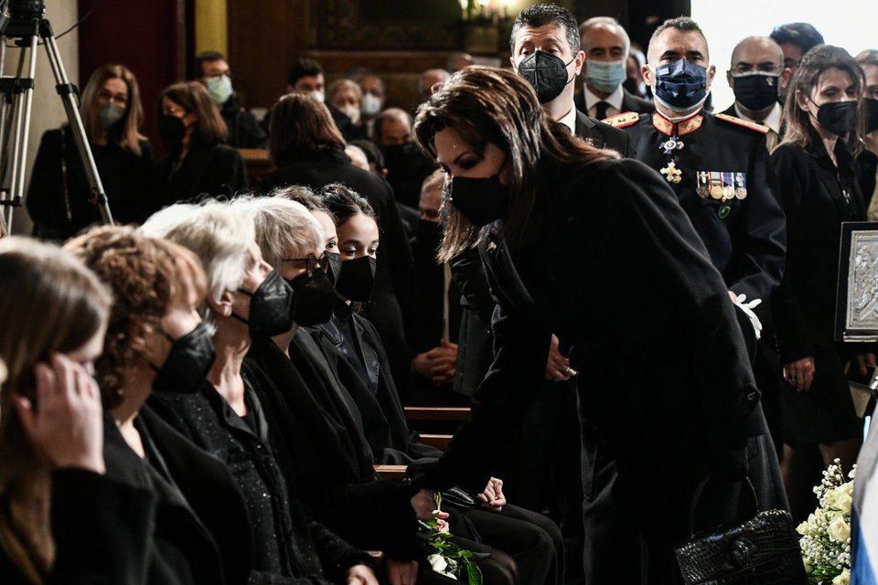 Κάρολος Παπούλιας, εξόδιος ακολουθία, Γιάννα Αγγελοπούλου