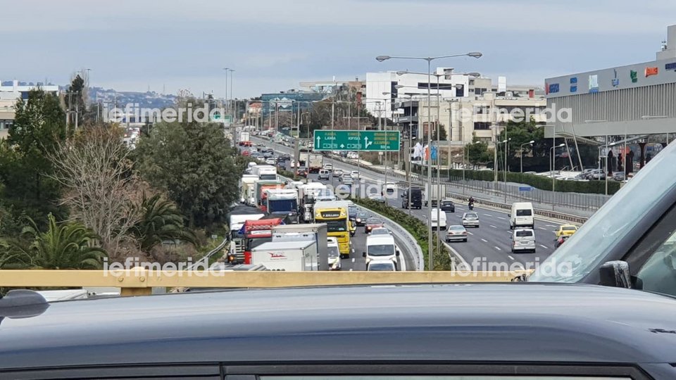 κίνηση στα διόδια