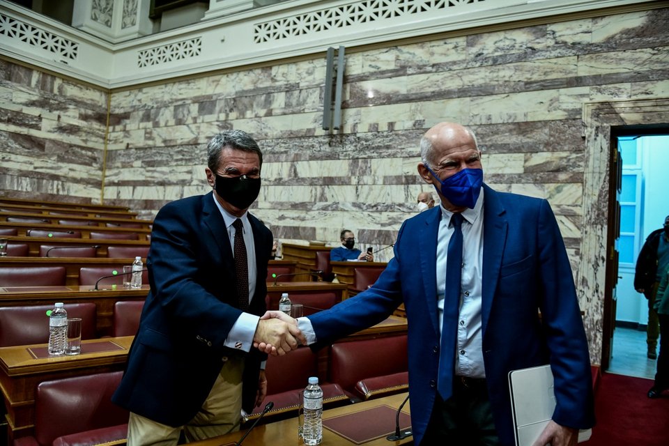 Ο Γ. Παπανδρέου με τον Α. Λοβέρδο -Φωτογραφία: ΤΑΤΙΑΝΑ ΜΠΟΛΑΡΗ / EUROKINISSI