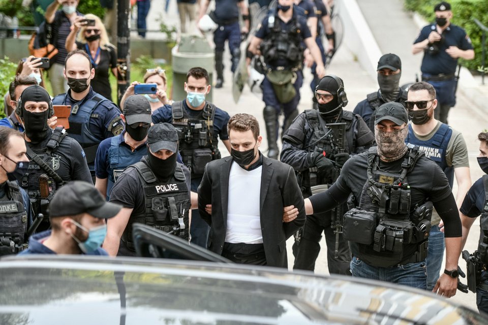 Απολογία στον εισαγγελέα του 32χρονου Μπάμπη Αναγνωστόπουλου για τη δολοφονία της 20χρονης συζύγου του Καρολάιν Κράουτς τον Μάιο του 2021, Παρασκευή 18 Ιουνίου 2021. (EUROKINISSI/ ΤΑΤΙΑΝΑ ΜΠΟΛΑΡΗ) )