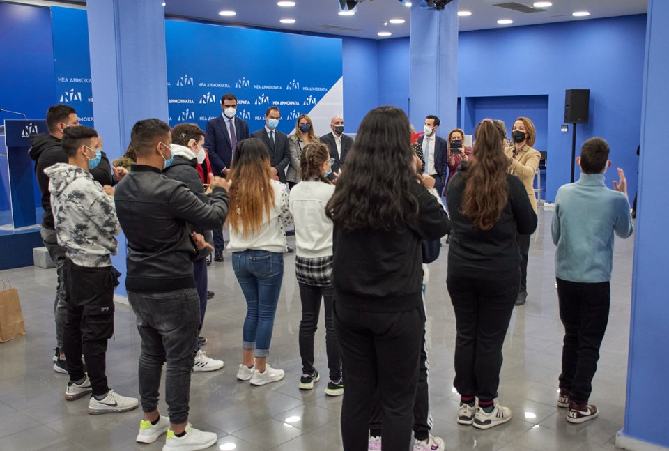 ΝΔ, Χριστουγεννιάτικα Κάλαντα από κωφά παιδιά