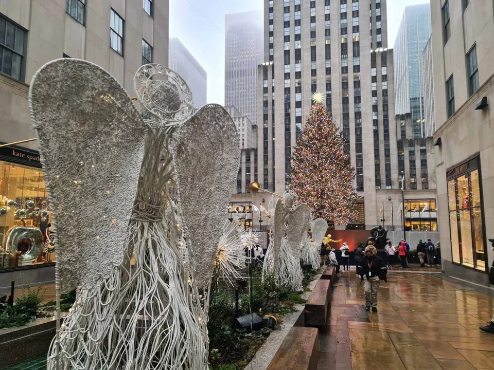 Χριστουγεννιάτικοι άγγελοι στη Νέα Υόρκη