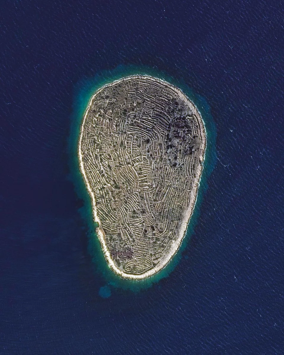 Ishulli Bavljenac nga lart