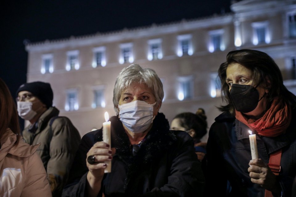 ΣΥΓΚΕΝΤΡΩΣΗ ΚΑΤΑ ΤΩΝ ΓΥΝΑΙΚΟΚΤΟΝΙΩΝ ΣΤΟ ΣΥΝΤΑΓΜΑ