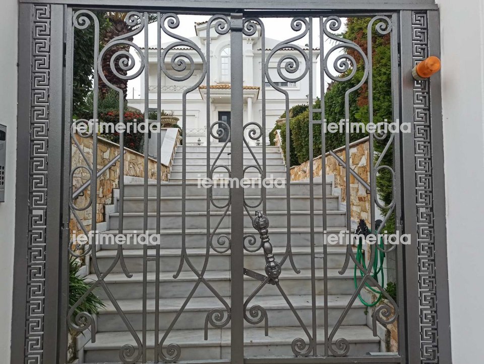 To σπίτι του Γιώργου Κυπαρίσση