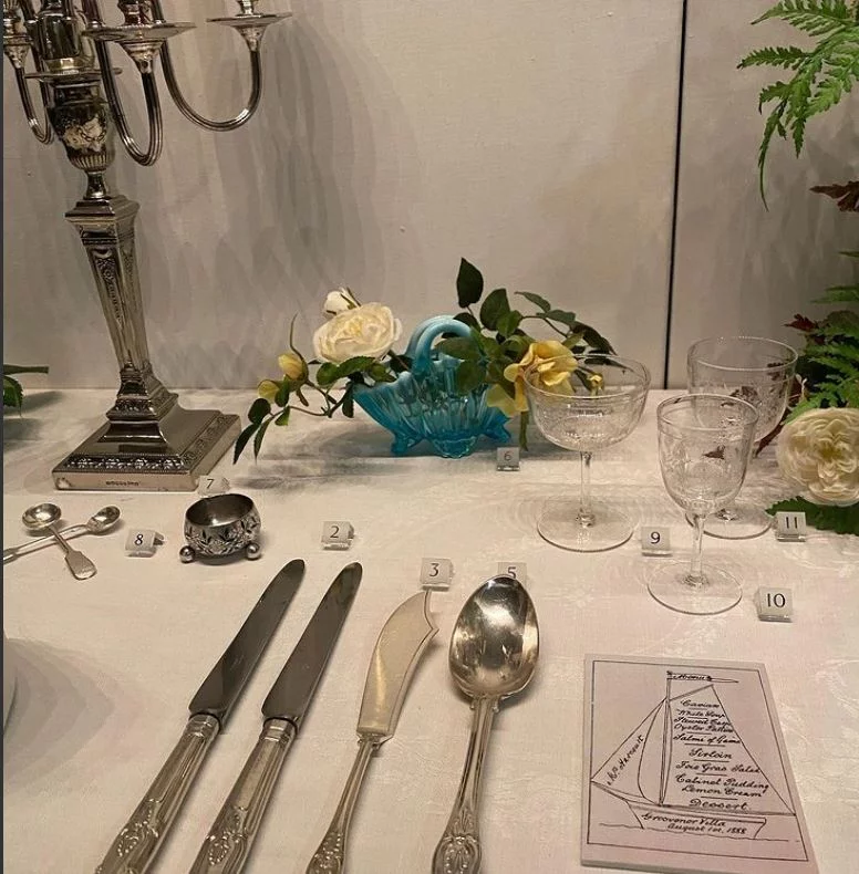 Φωτογραφία του Βασίλη Κουτσαβλή από την επίσκεψή του στο Victoria and Albert Museum στο Λονδίνο προ ημερών / Instagram