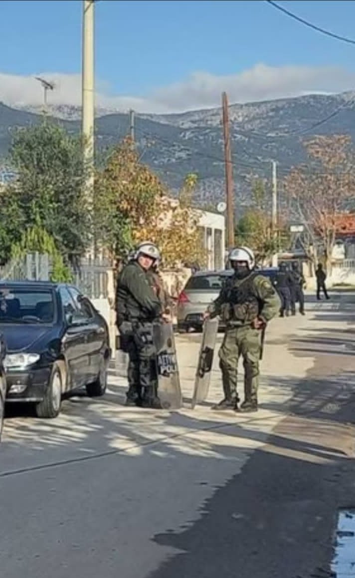 Φωτό από την αστυνομική επιχείρηση στο Ζεφύρι σήμερα