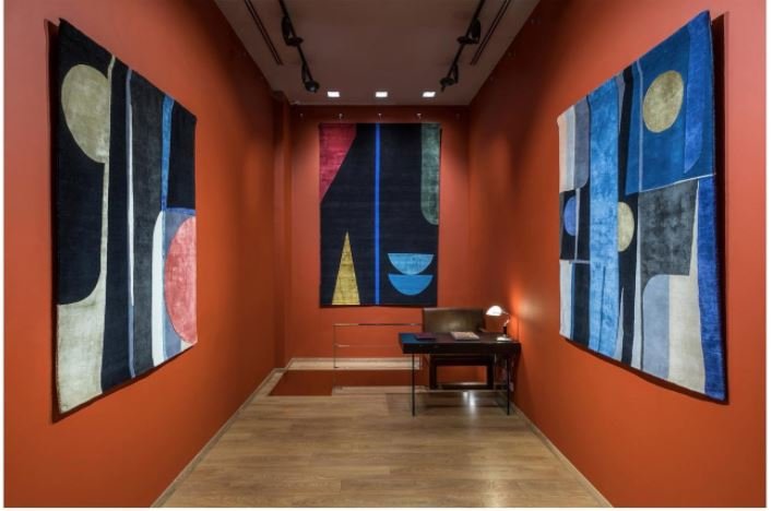 Το «Ten Carpets» στην Σκουφά 2 που παρουσιάζει το Art Rug Projects by Soutzoglou / Γιώργος Σφακιανάκης