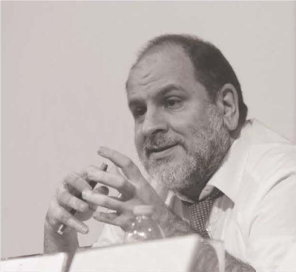 «Όταν η ζωή δεν βγάζει νόημα, κάθε εναλλακτική πολιτική πρόταση μοιάζει ενδιαφέρουσα, από τις πιο αθώες μέχρι τις πιο ολοκληρωτικές», εξηγεί ο κοινωνιολόγος Παναγής Παναγιωτόπουλος.