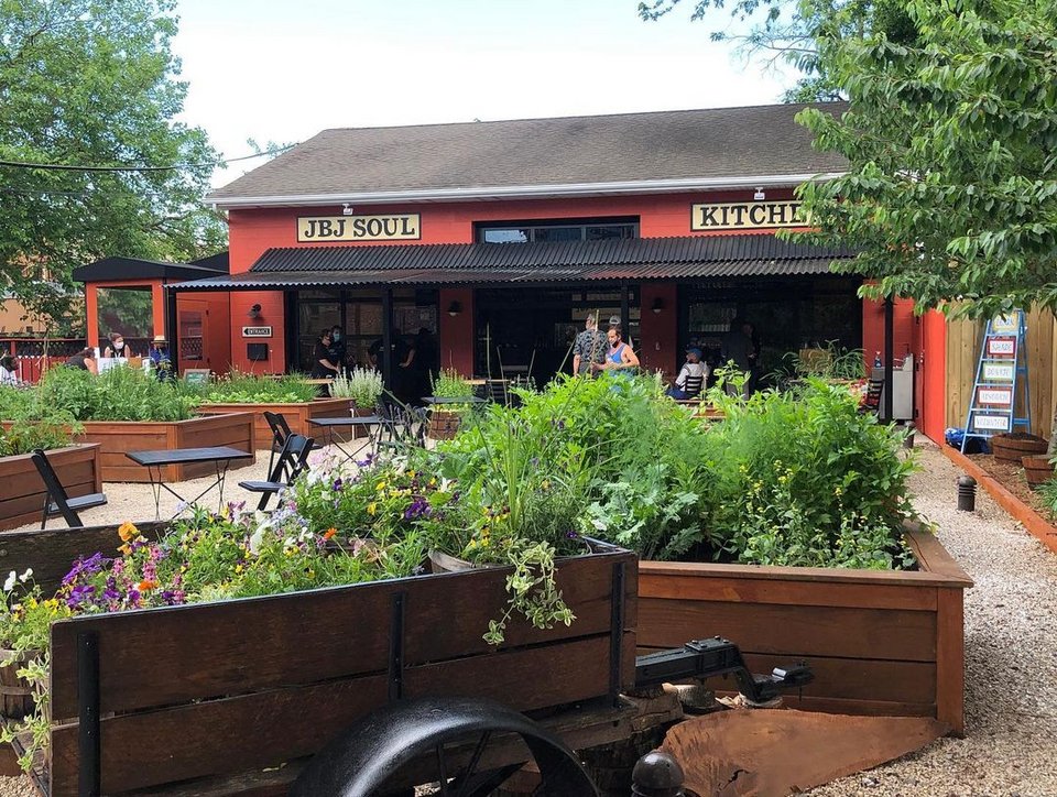 Έξω από το «Soul Kitchen» υπάρχει μκια μικρή βιολογική φάρμα/ Φώτο: @jonbonjovi