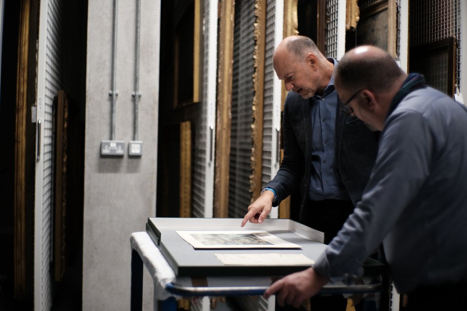 Ο Στάθης Καλύβας στα αρχεία του Βρετανικού Μουσείου Ναυτικού / Αλέξανδρος Μερκούρης