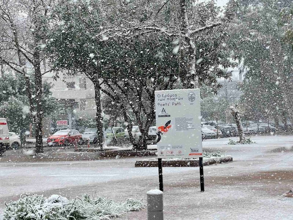 Η κακοκαιρία «Ελπίς» πλήττει και τη Γλυφάδα