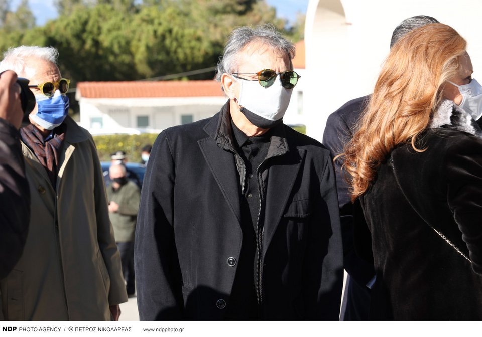 Γιώργος Νταλάρας