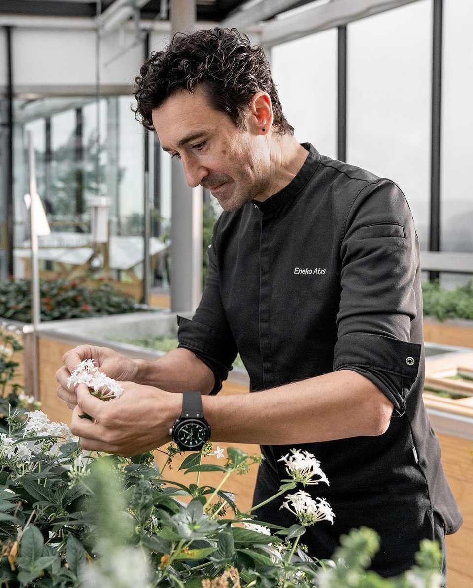 O Εneko Atxa, σεφ του εστιατορίου Azurmendi στην Ισπανία - Φωτογραφία: Εneko Atxa/Instagram