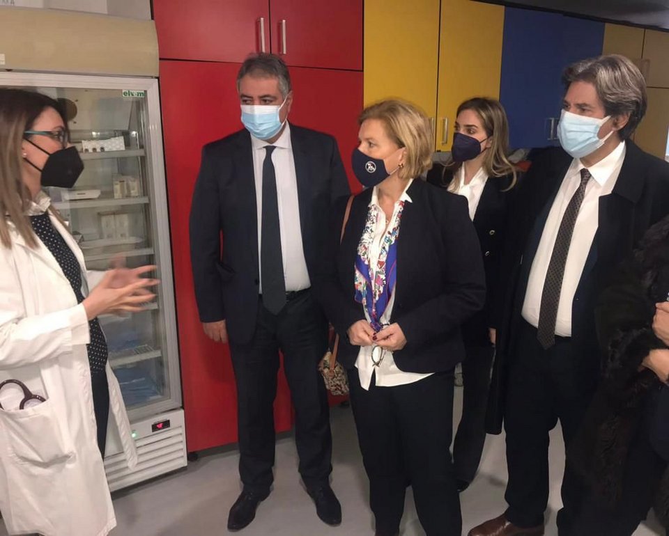 περιοδεία της αναπληρώτριας υπουργού Υγείας Μίνας Γκάγκα στην Πάτρα