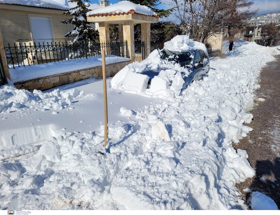 Το χιόνι «παραλύει» την Αττική για τέταρτη ημέρα