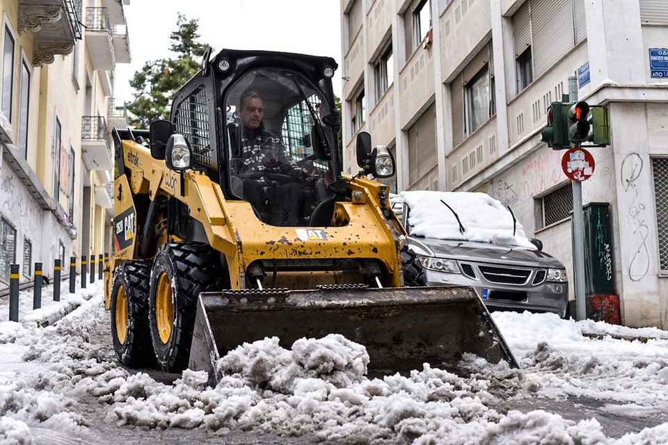 Ευρεία επιχείρηση του Δήμου Αθηναίων για την αποκατάσταση των προβλημάτων από την κακοκαιρία