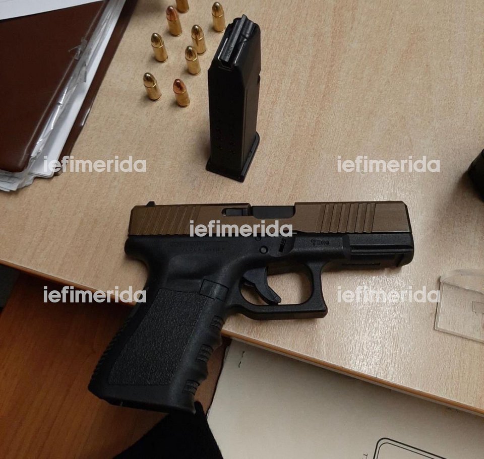 Το πιστόλι που είχε στο παντελόνι του ο οδηγός του ΙΧ στον Κορυδαλλό