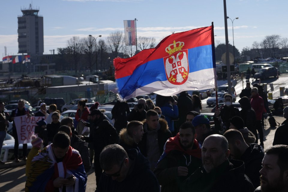 Πλήθος κόσμου για τον Νόβακ Τζόκοβιτς έξω από το αεροδρόμιο του Βελιγραδίου / Φωτογραφία: AP IMAGES